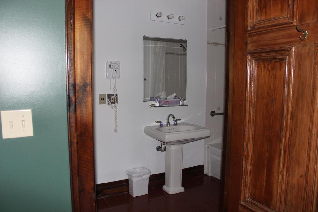Customs House Inn Pictou Værelse billede